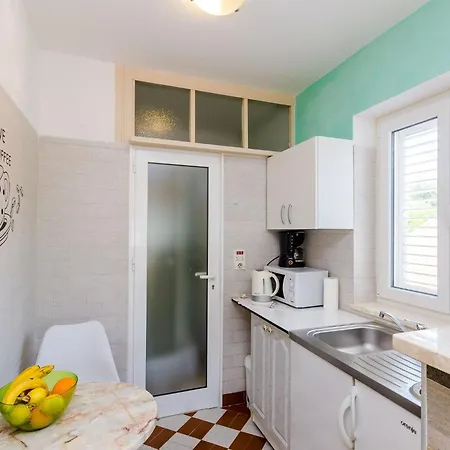 Avdic - With Balcony And Sea View Apartment *